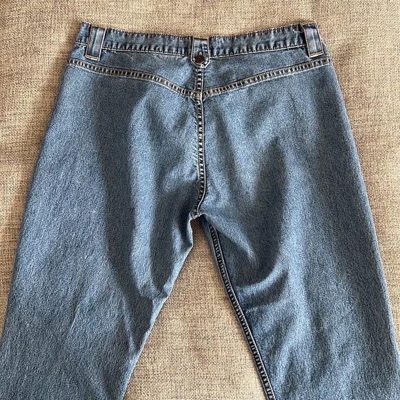 Vintage Low-Rise Levi’s - Picture 5 of 7